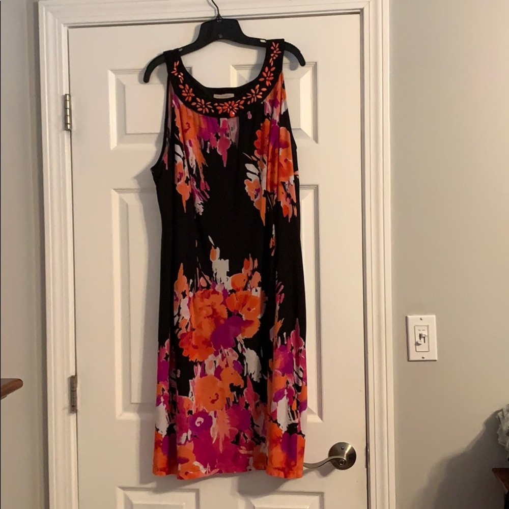 db Sleeveless Dress with peephole Size 22